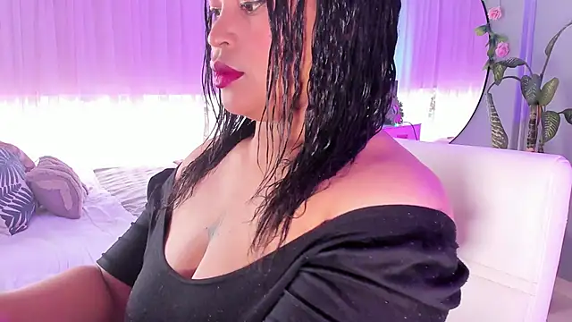 Snapshot of Bianca_DVarela chatting on 06-08-26, 01:11 Bianca DVarela online show from 06-08-26, 01:11