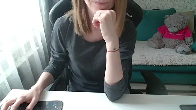 Snapshot of -Millamanka- chatting on 05-28-26, 02:58 -Millamanka- online show from 05-28-26, 02:58