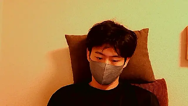 Snapshot of ryuri3939 chatting on 05-21-26, 10:22 ryuri3939 online show from 05-21-26, 10:22