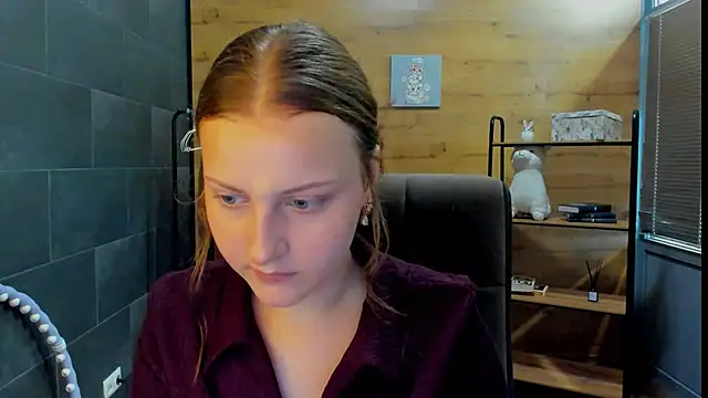 LauraaJohnson online show from 05-20-26, 01:06