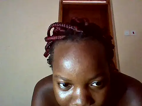 Snapshot of midnightaddiction chatting on 05-19-26, 11:27 midnightaddiction online show from 05-19-26, 11:27