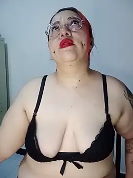 Snapshot of bruja_sscarlata chatting on 06-06-26, 02:27 bruja sscarlata online show from 06-06-26, 02:27