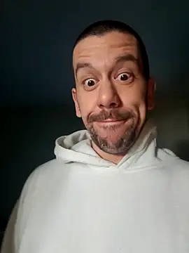 Snapshot of FrankGrimey chatting on 05-25-26, 01:00 FrankGrimey online show from 05-25-26, 01:00