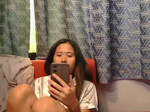 Snapshot of petiteasian_pinaygirl chatting on 06-05-26, 07:03 petiteasian pinaygirl online show from 06-05-26, 07:03