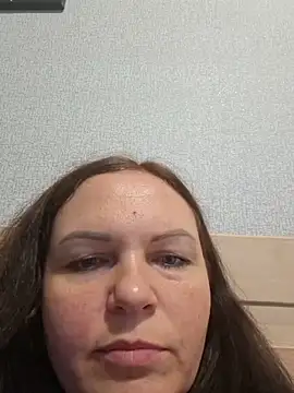 Snapshot of Meri_a chatting on 06-14-26, 05:37 Meri a online show from 06-14-26, 05:37