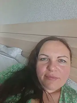 Snapshot of Meri_a chatting on 06-29-26, 02:06 Meri a online show from 06-29-26, 02:06