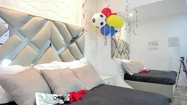 valentinasu online show from 06-30-26, 11:44