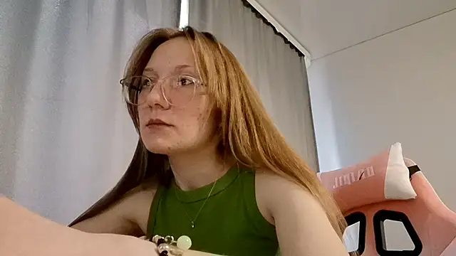 LauraTurber online show from 05-22-26, 02:55