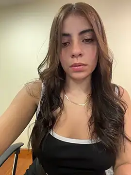 Hanna Cruz  online show from 06-12-26, 06:29