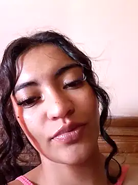 Snapshot of Perla-stone1 chatting on 06-21-26, 08:22 Perla-stone1 online show from 06-21-26, 08:22