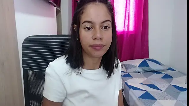 Valeria Santos  online show from 06-24-26, 01:43
