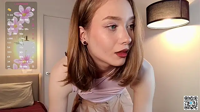Snapshot of CassieVale chatting on 06-19-26, 10:02 CassieVale online show from 06-19-26, 10:02