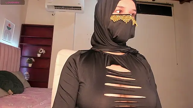  SweetAmira  online show from 05-26-26, 01:34