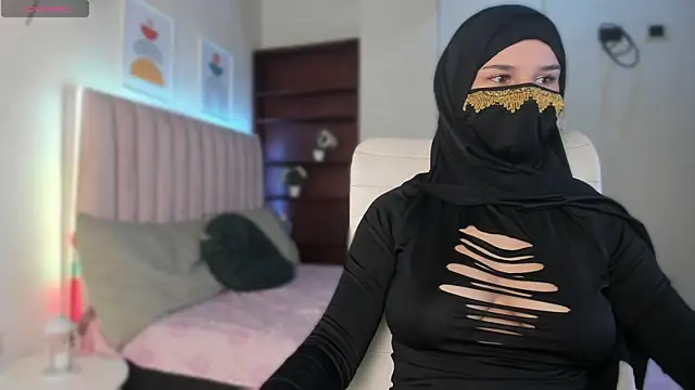  SweetAmira  online show from 05-31-26, 01:58