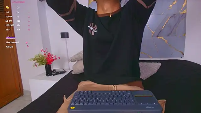 Thiago Nova online show from 06-25-26, 03:28