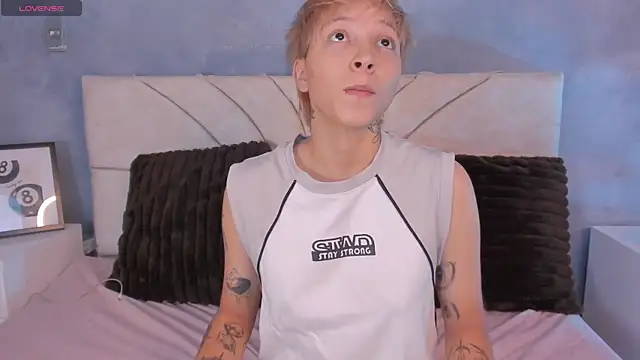 vane grey online show from 07-11-26, 06:54