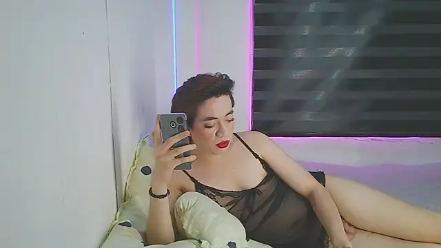 Snapshot of Pretty_Bug chatting on 07-12-26, 12:51 Pretty Bug online show from 07-12-26, 12:51