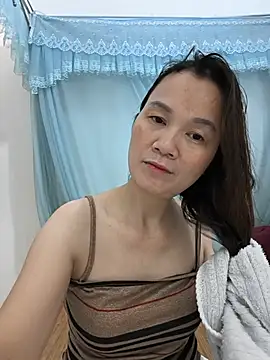 Lye lovely online show from 06-12-26, 01:32