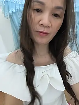 Lye lovely online show from 07-02-26, 02:34