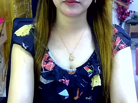 Snapshot of Adiba_Obu_20 chatting on 06-06-26, 06:56 Adiba Obu 20 online show from 06-06-26, 06:56