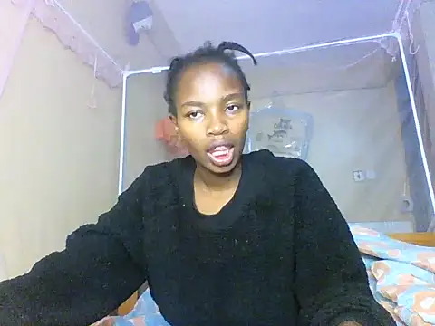 Snapshot of aliana082169 chatting on 06-25-26, 08:52 aliana082169 online show from 06-25-26, 08:52