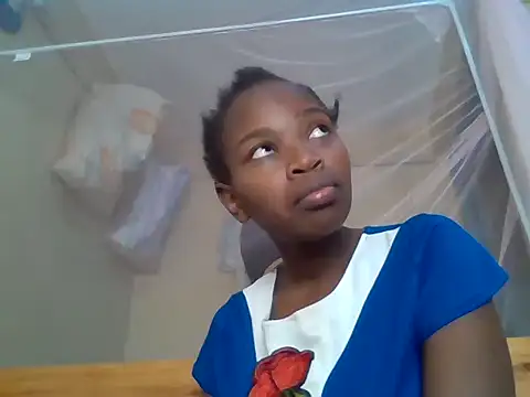 Snapshot of aliana082169 chatting on 07-06-26, 12:13 aliana082169 online show from 07-06-26, 12:13