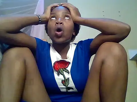 Snapshot of aliana082169 chatting on 07-07-26, 01:15 aliana082169 online show from 07-07-26, 01:15