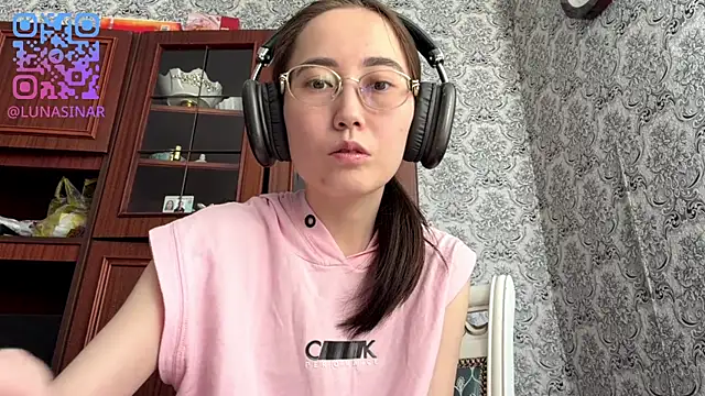 VickieTrudo online show from 06-12-26, 04:33