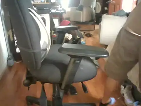 Snapshot of Clevername90 chatting on 09-09-25, 08:41 Clevername90 online show from 09-09-25, 08:41