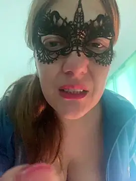 lulupiecitosamor online show from 06-12-26, 11:53