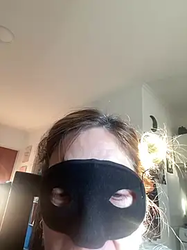 lulupiecitosamor online show from 06-25-26, 11:59