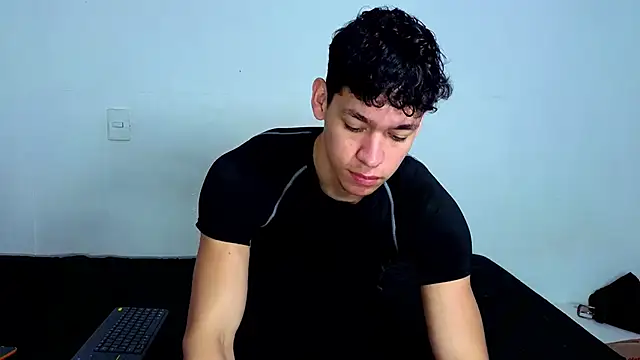 Luke Muscle online show from 06-02-26, 01:13