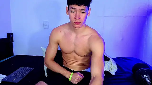 Luke Muscle online show from 06-04-26, 02:39