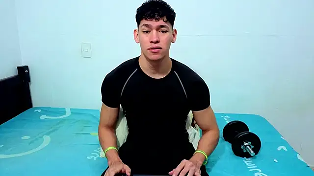 Luke Muscle online show from 06-08-26, 02:28