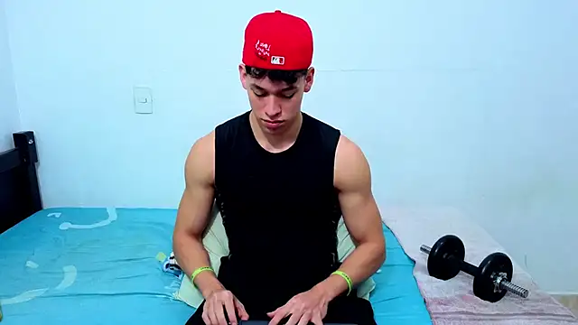 Luke Muscle online show from 06-09-26, 02:39