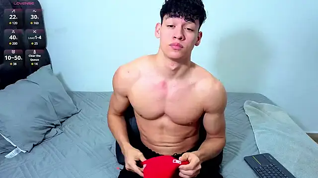Luke Muscle online show from 07-16-26, 01:50