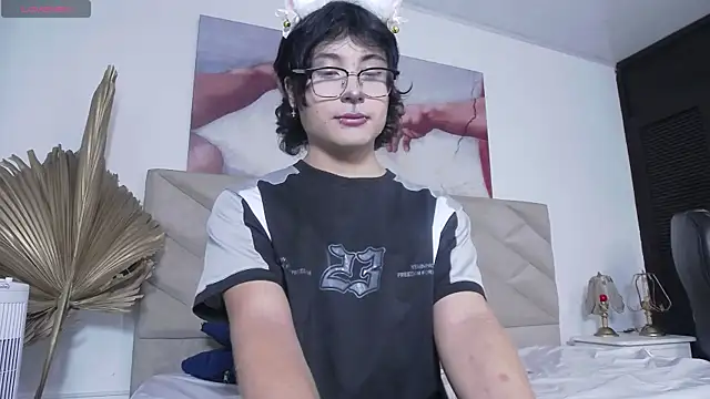 CataliinaSanttana online show from 06-16-26, 06:21