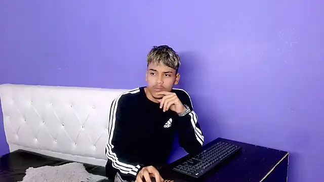 Angel foxc13 online show from 06-25-26, 03:17