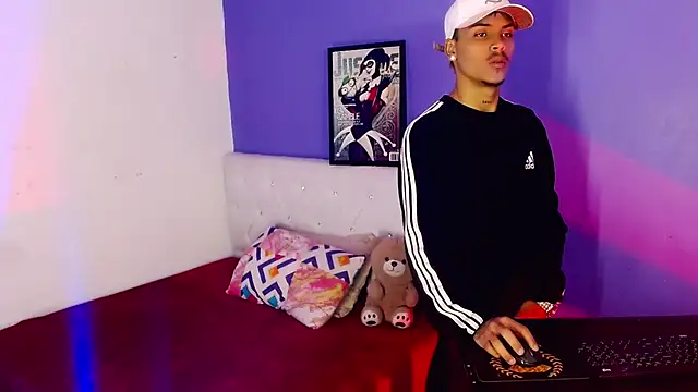 Angel foxc13 online show from 07-06-26, 03:47