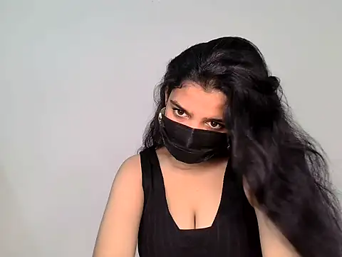 Snapshot of suzan_melly chatting on 06-03-26, 05:32 suzan melly online show from 06-03-26, 05:32