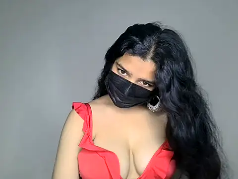 Snapshot of suzan_melly chatting on 06-21-26, 05:43 suzan melly online show from 06-21-26, 05:43