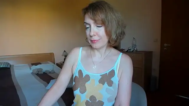SummerLiza online show from 06-18-26, 03:27