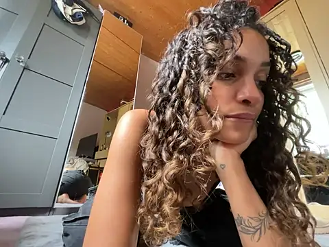 Snapshot of Nikkilow chatting on 07-01-26, 03:45 Nikkilow online show from 07-01-26, 03:45