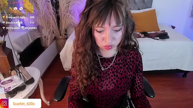 Scarlett  Cooper  1 online show from 06-03-26, 02:55