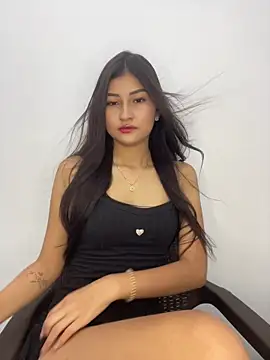 Snapshot of Aylin-fire chatting on 06-11-26, 06:28 Aylin-fire online show from 06-11-26, 06:28