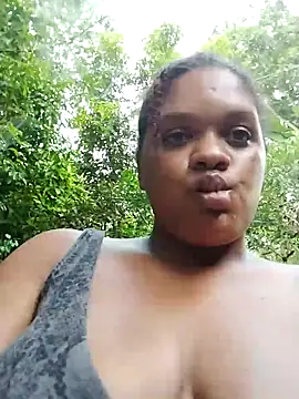 Snapshot of Aliixx09 chatting on 05-25-26, 11:00 Aliixx09 online show from 05-25-26, 11:00