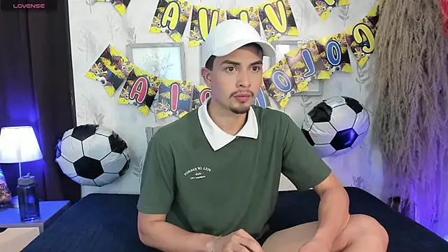 Snapshot of willy_diamond chatting on 06-20-26, 07:49 willy diamond online show from 06-20-26, 07:49