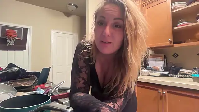 Snapshot of missbritneyfoxx chatting on 05-23-26, 06:07 missbritneyfoxx online show from 05-23-26, 06:07
