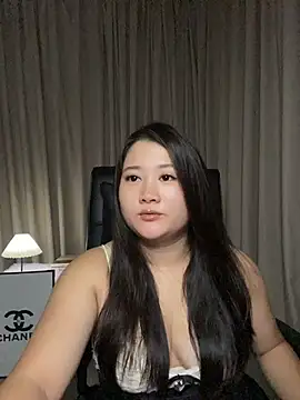 Snapshot of Luckysisi-s chatting on 07-04-26, 12:33 Luckysisi-s online show from 07-04-26, 12:33