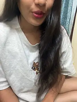 Snapshot of Aalya_B chatting on 07-13-26, 10:51 Aalya B online show from 07-13-26, 10:51
